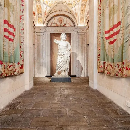 16th Century World Heritage, Via Garibaldi Apartment Genoa